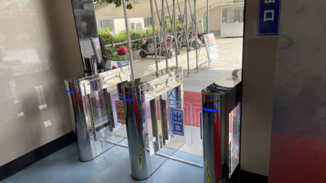 智能人臉識別測溫一體機加強衛(wèi)生院疫情防控